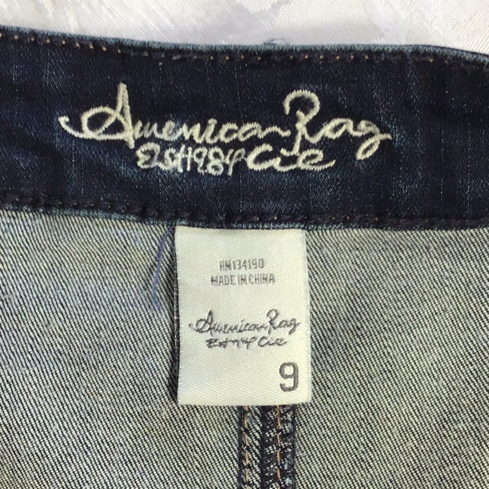 Buttoned Denim Skirt - Picture 3 of 8